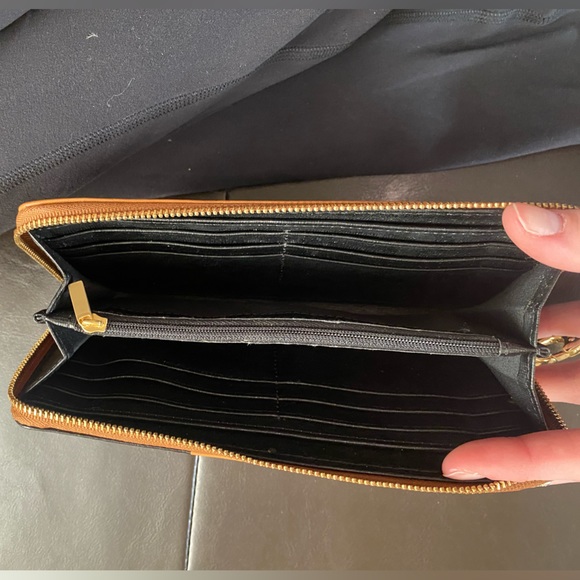 FOSSIL Full Zip Wallet - Picture 4 of 4